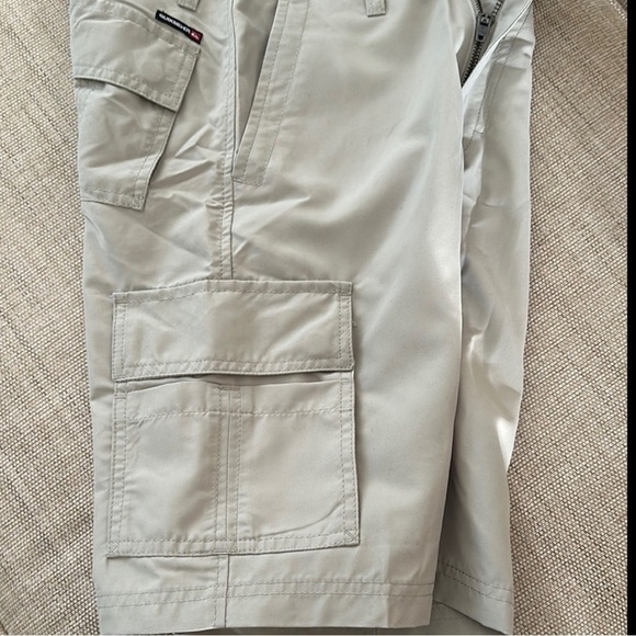 Quiksilver Tan/Green Cargo Shorts Knee Length Snap Close Cargo Pocket Waist 24 - Picture 6 of 14
